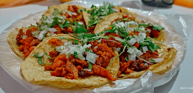 Combo 5 Tacos de Pastor + Agua Frescas de 1 LT