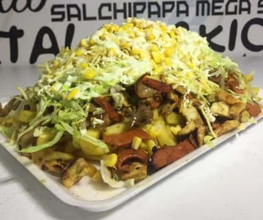 Salchipapa Mega Familiar 5 Carnes ( 4p)
