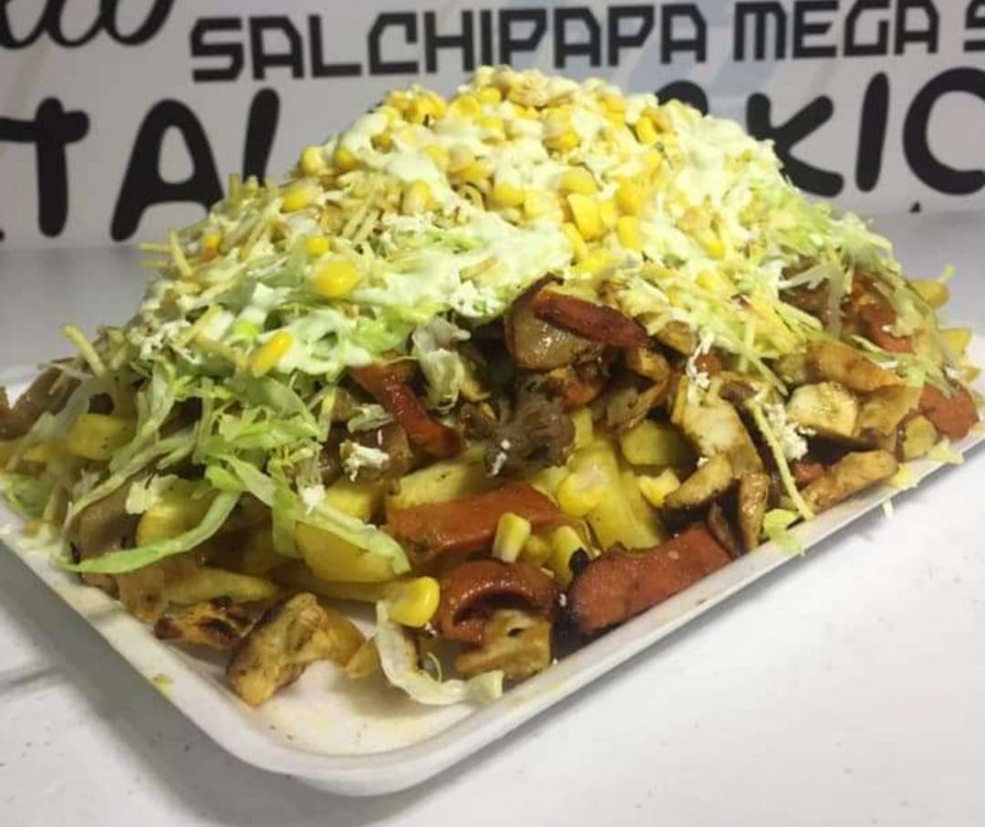 Salchipapa Mega Familiar 5 Carnes ( 4p)
