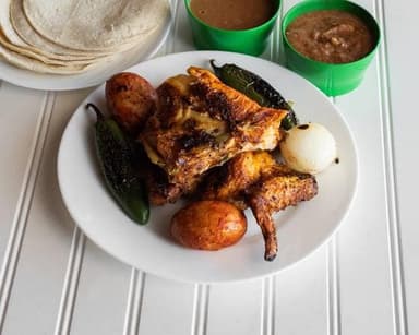 Pollo Mediano con Sopa, Tortillas y Refresco
