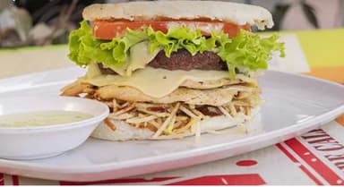 Arepa Burger Mixta