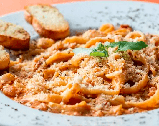 Fettuccine Parma Rosa  Media Orden