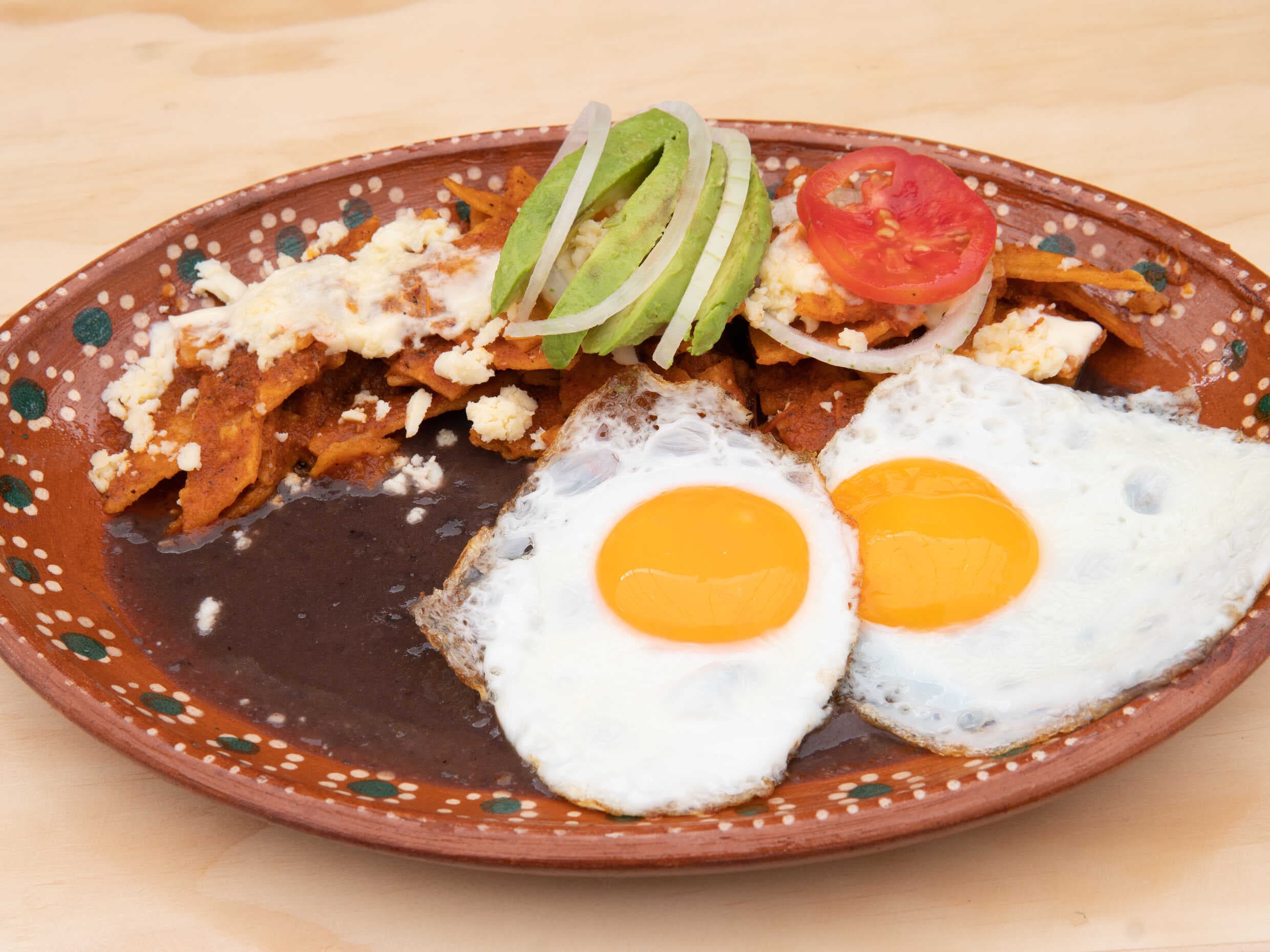 Chilaquiles Naturales con proteina