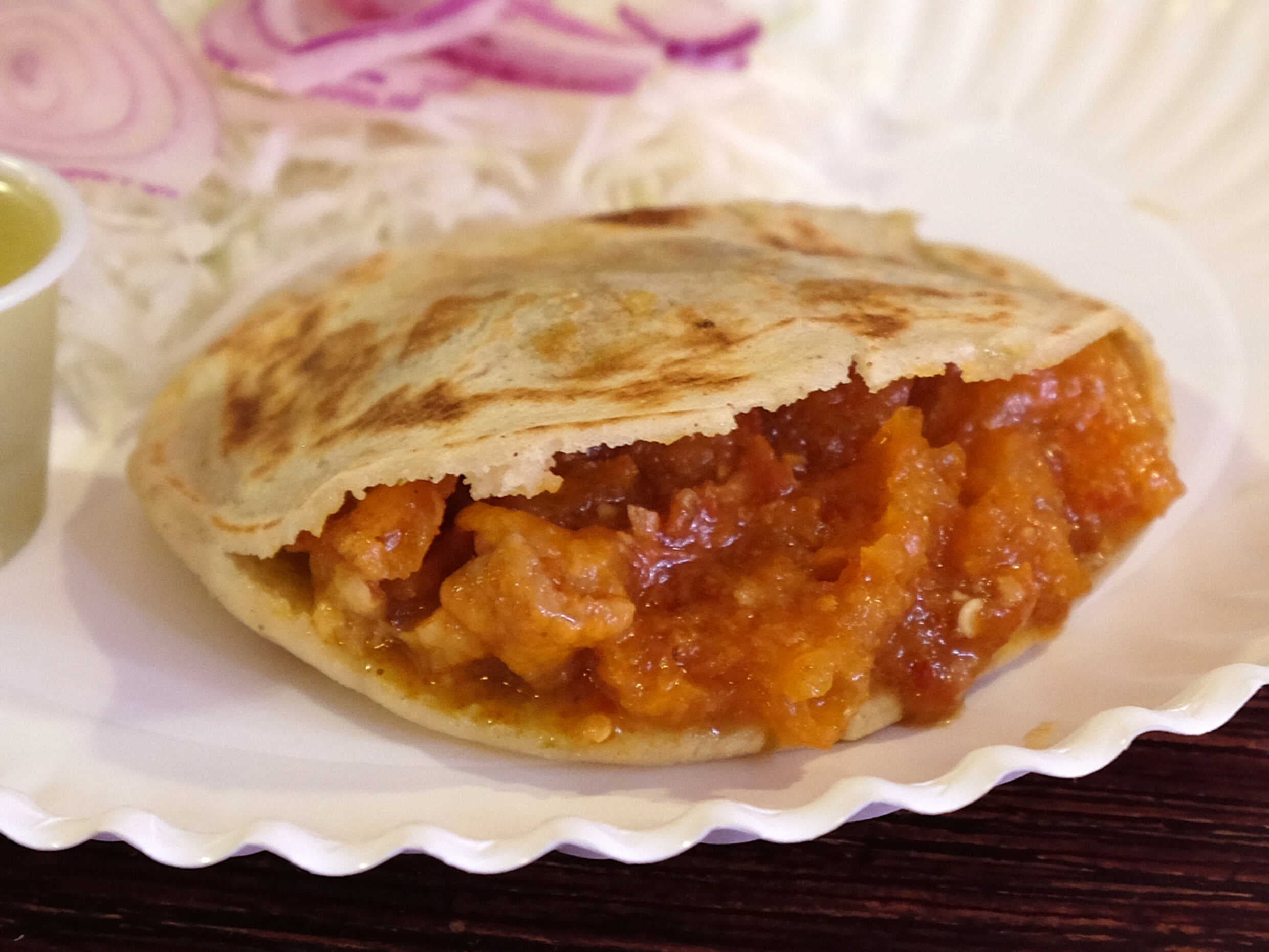 Chicharron en Salsa Roja