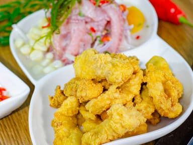 Dúo 1 : Ceviche de Pescado + Chicharrón de Pescado
