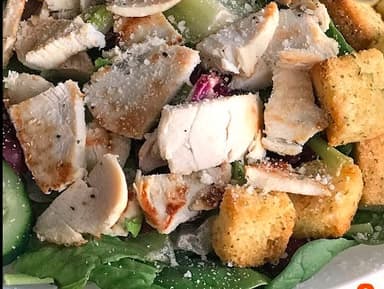 Ensalada verde de Pechuga de pollo.