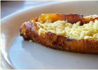 Empanada de Plátano Maduro con Queso + Refresco