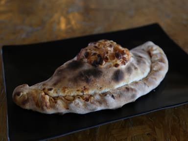 Calzone 4 Quesos