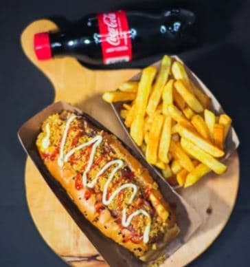 Combo Perro Americano Especial con Papas y Gaseosa