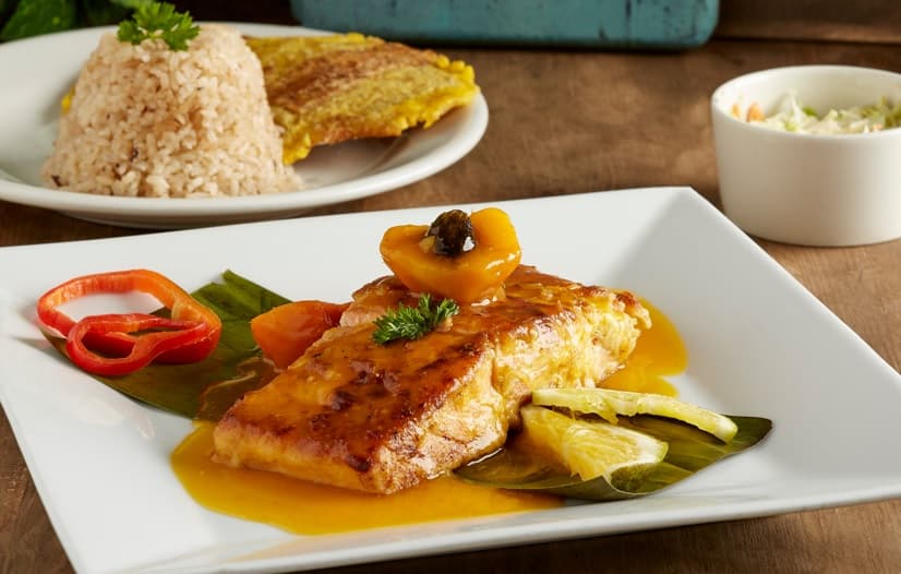Salmón En Salsa De Chontaduro.