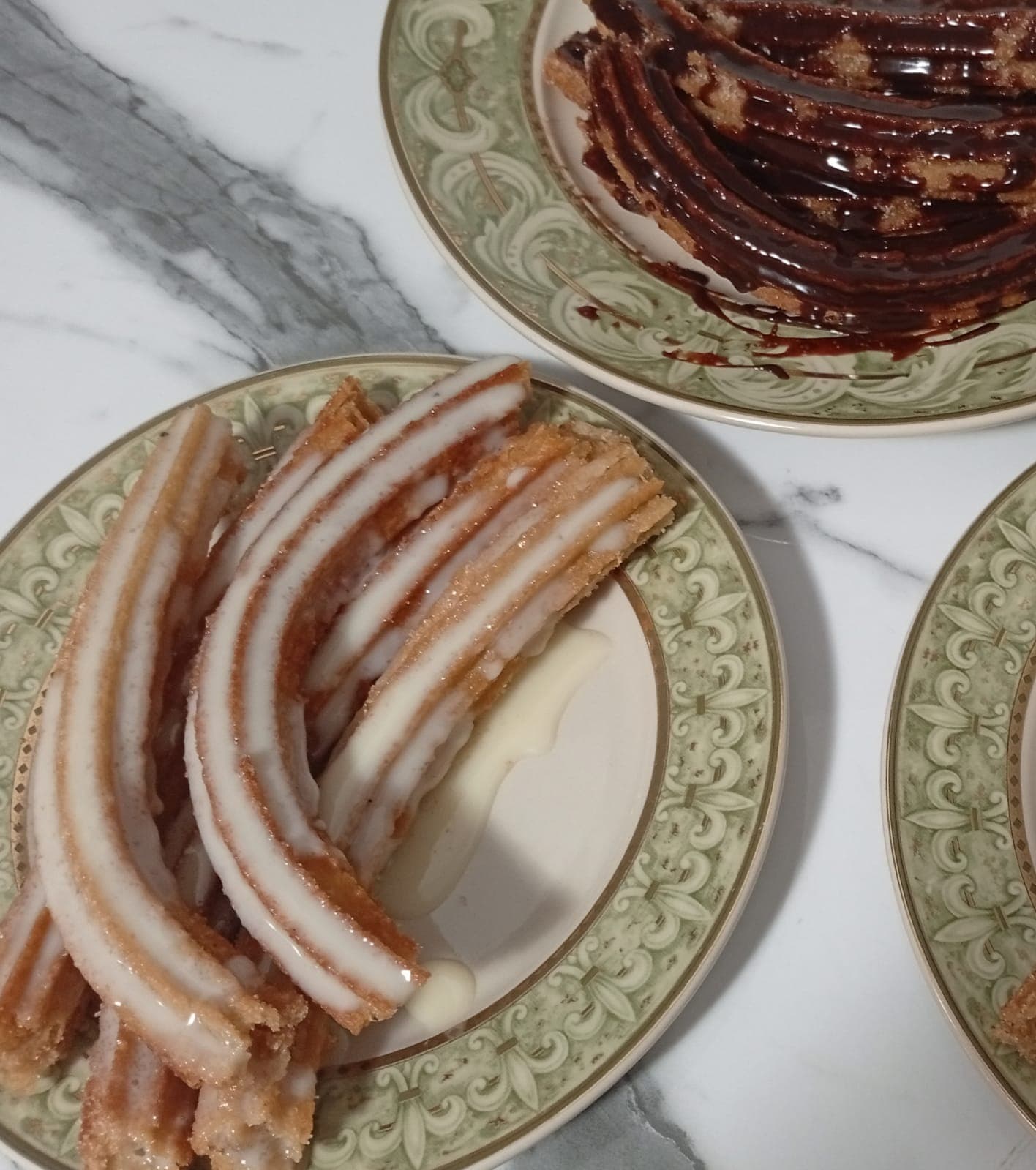 Churros Bañados de Chocolate y Lechera