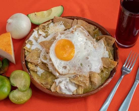 Chilaquiles Verdes Completos
