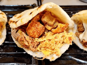 Arepa Especial Pollo Chicharrón FDS