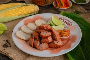 Chorizo con Arepa