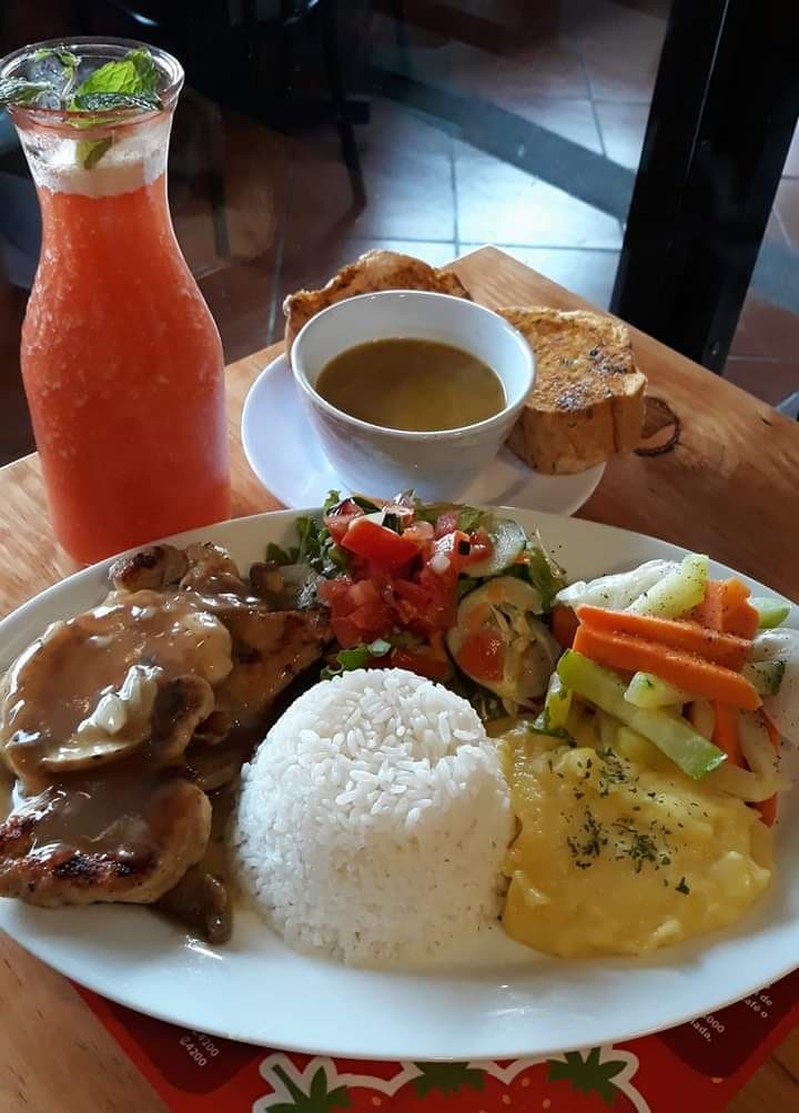 Casado  Con Pollo Deshuesado