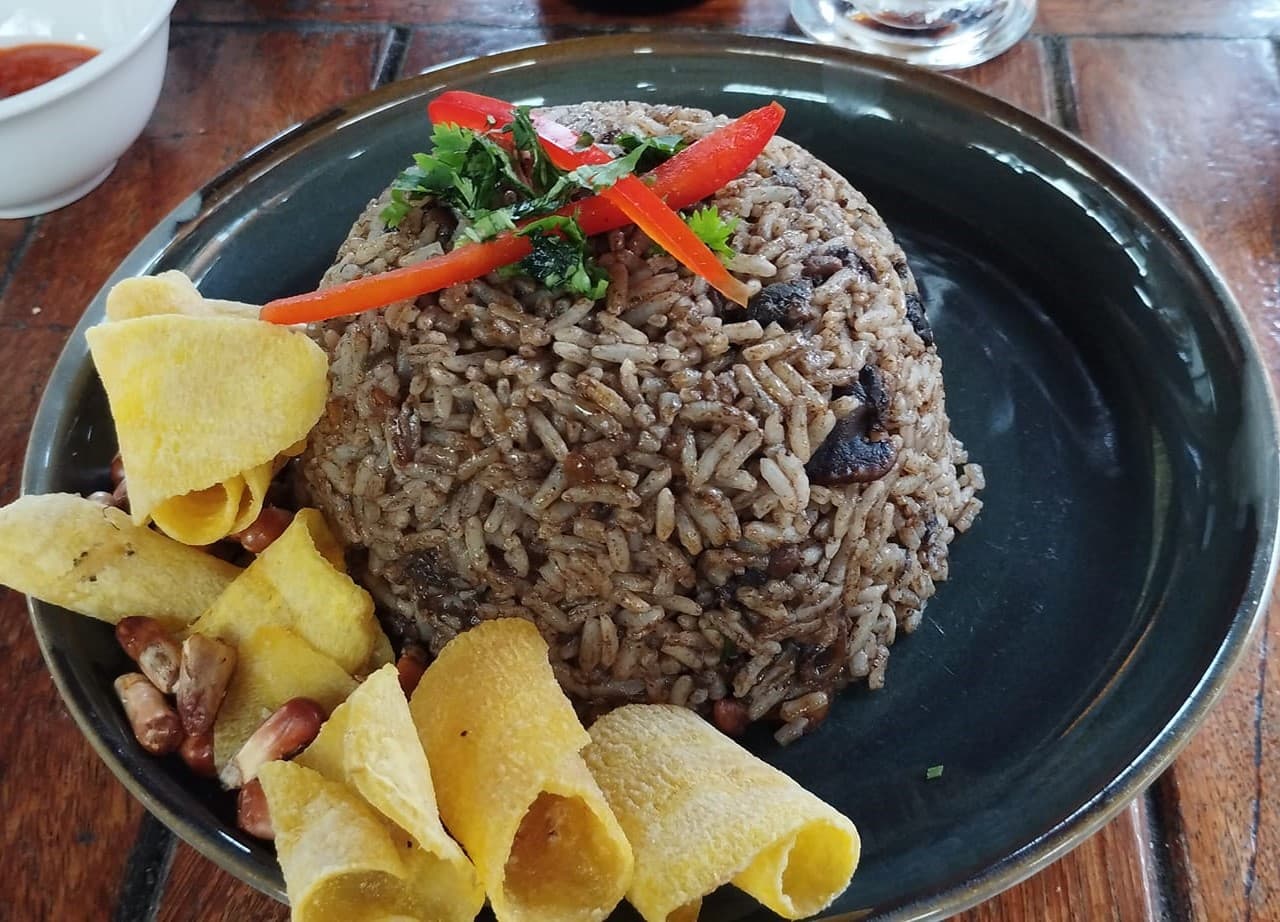 Arroz con Conchas Negras