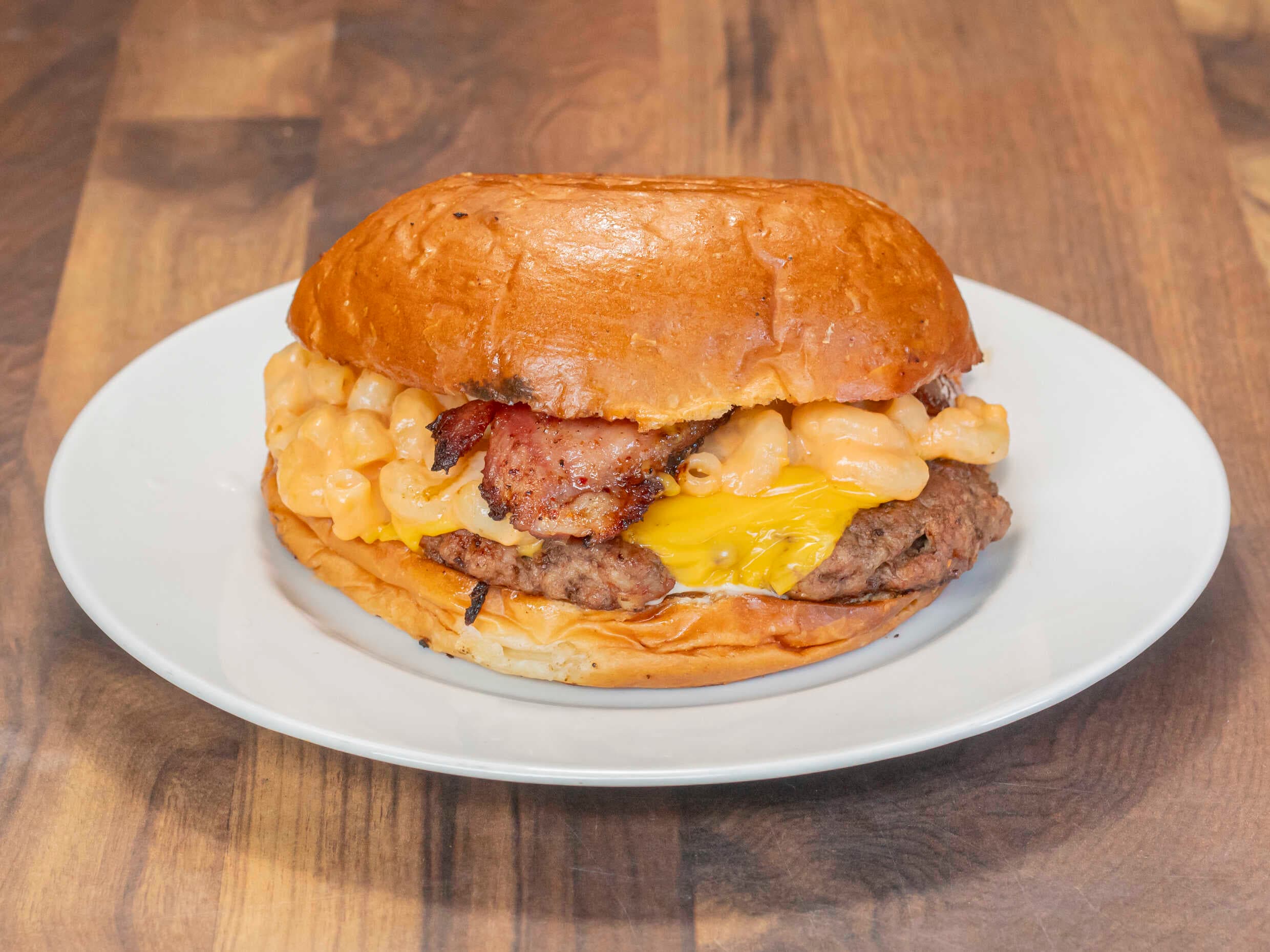 Bacon Mac And Cheese Burger