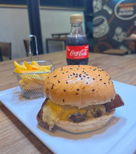 Combo Infantil La Propia 🦖🍔🦄