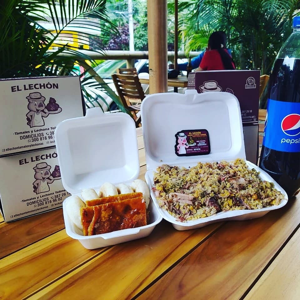 Combo Familiar y Gaseosa Postobón 1.5 L