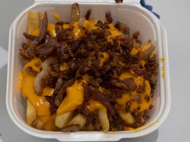 Papas con Queso y Tocino