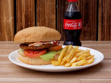Combo hamburguesa, papas y Coca Cola 355ml