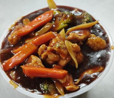 Chop Suey con Pollo y Vegetales