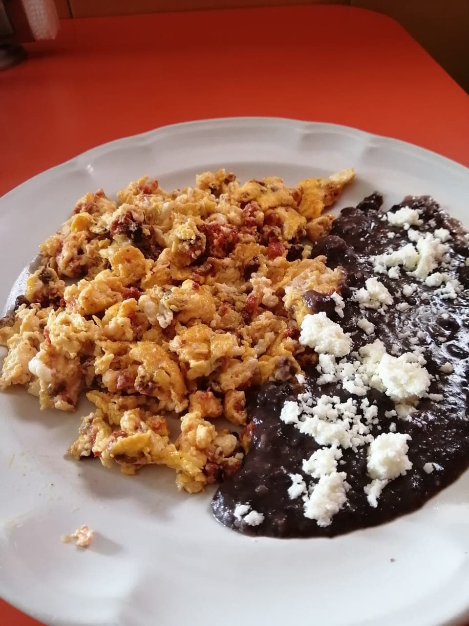 Huevos con Chorizo
