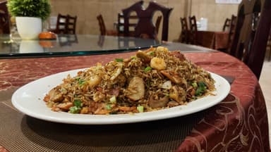 Entero Arroz Cantones+Arroz Chorizo+Coca 1.5L
