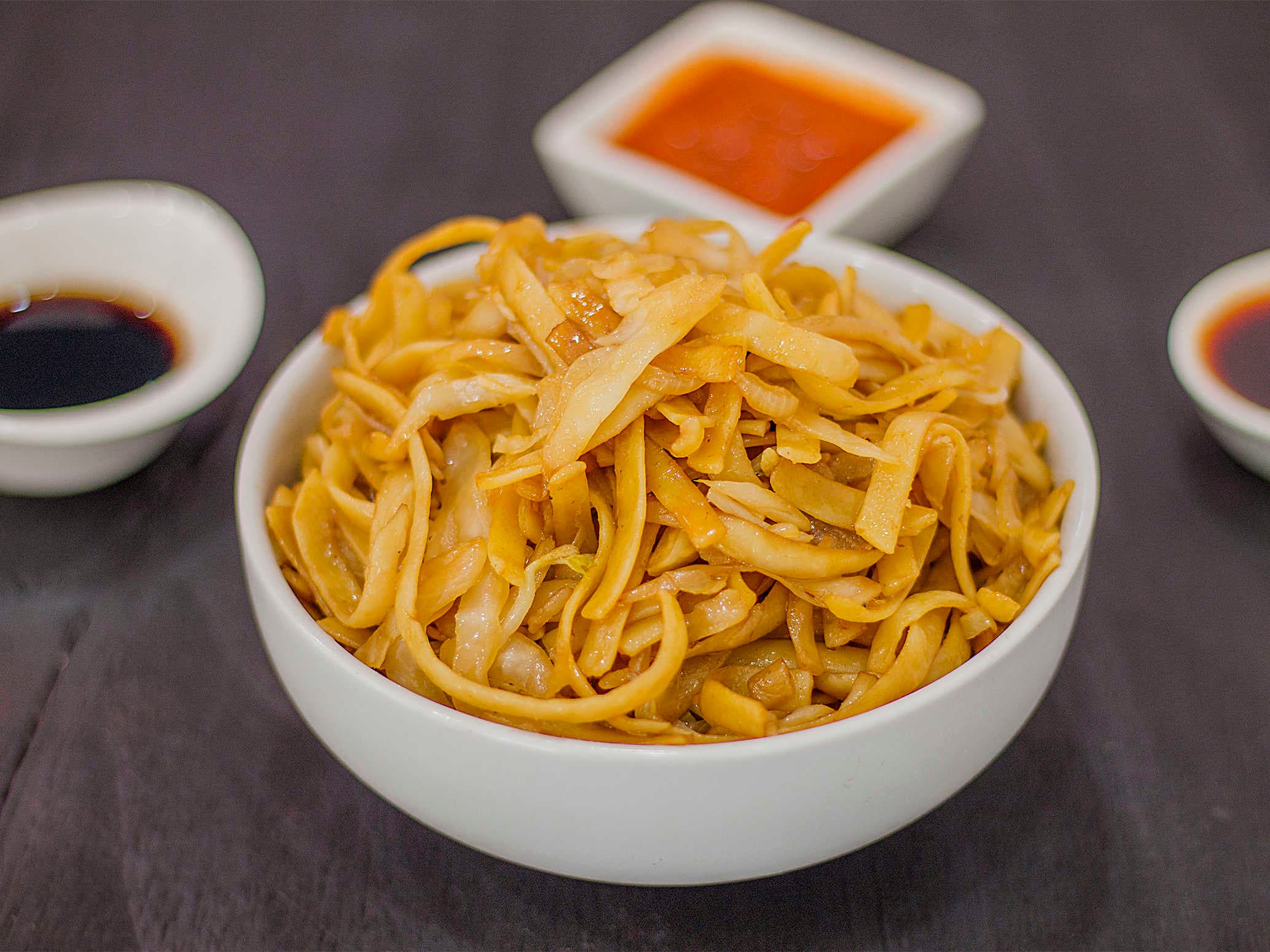 Box 26 oz Chow Mein