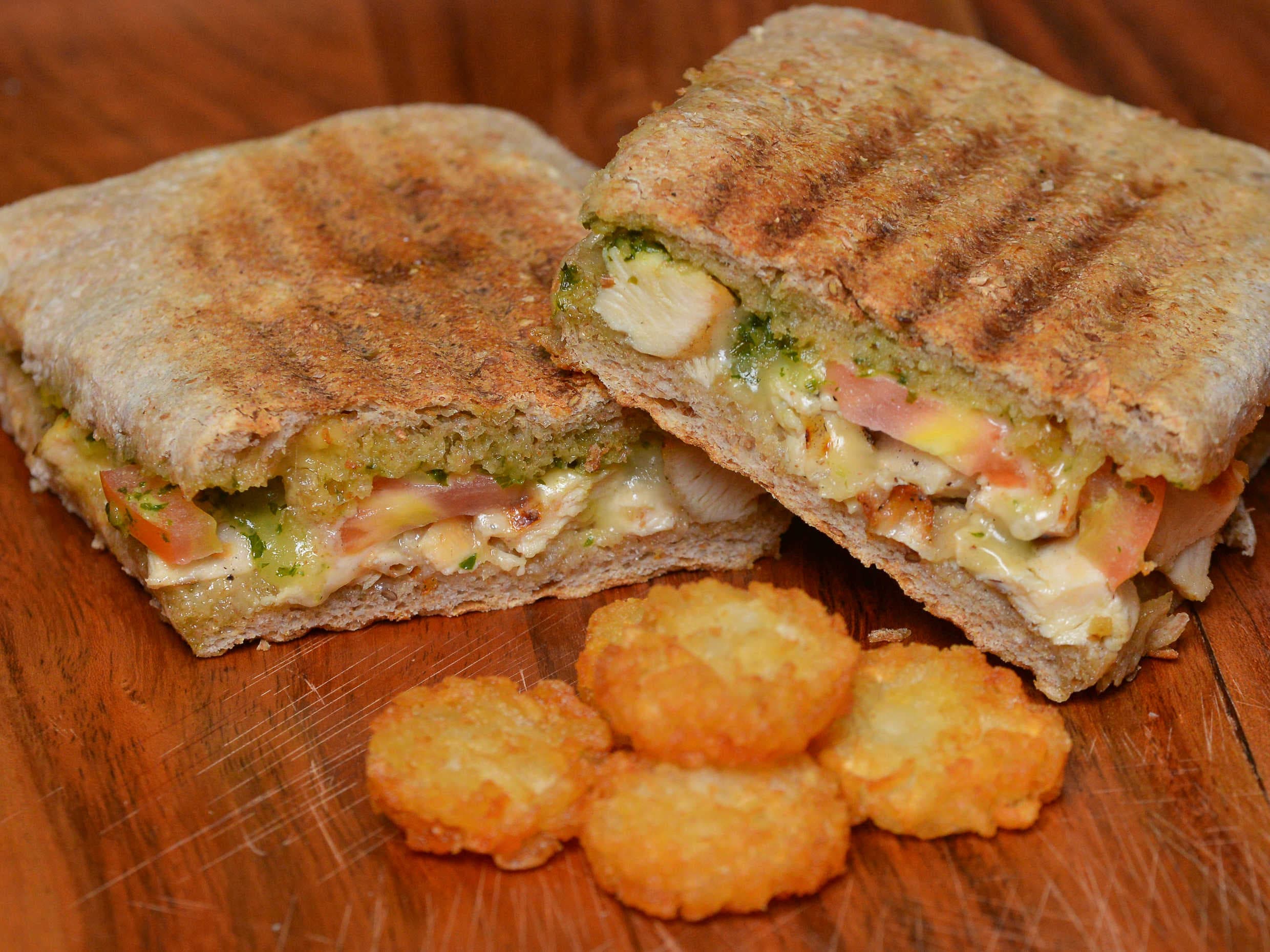Panini de Pollo al Pesto