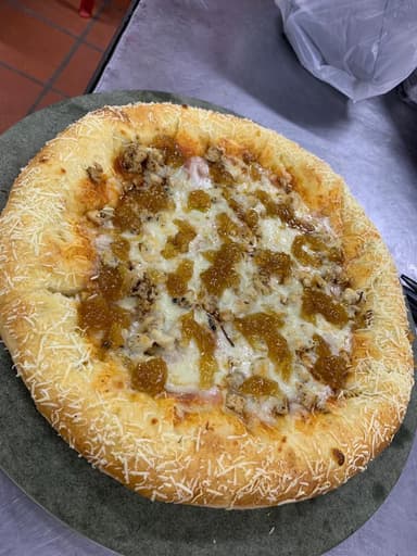 pizza small borde de queso con cebolla caramelizad