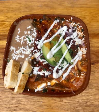 Chilaquiles Medianos con Chorizo