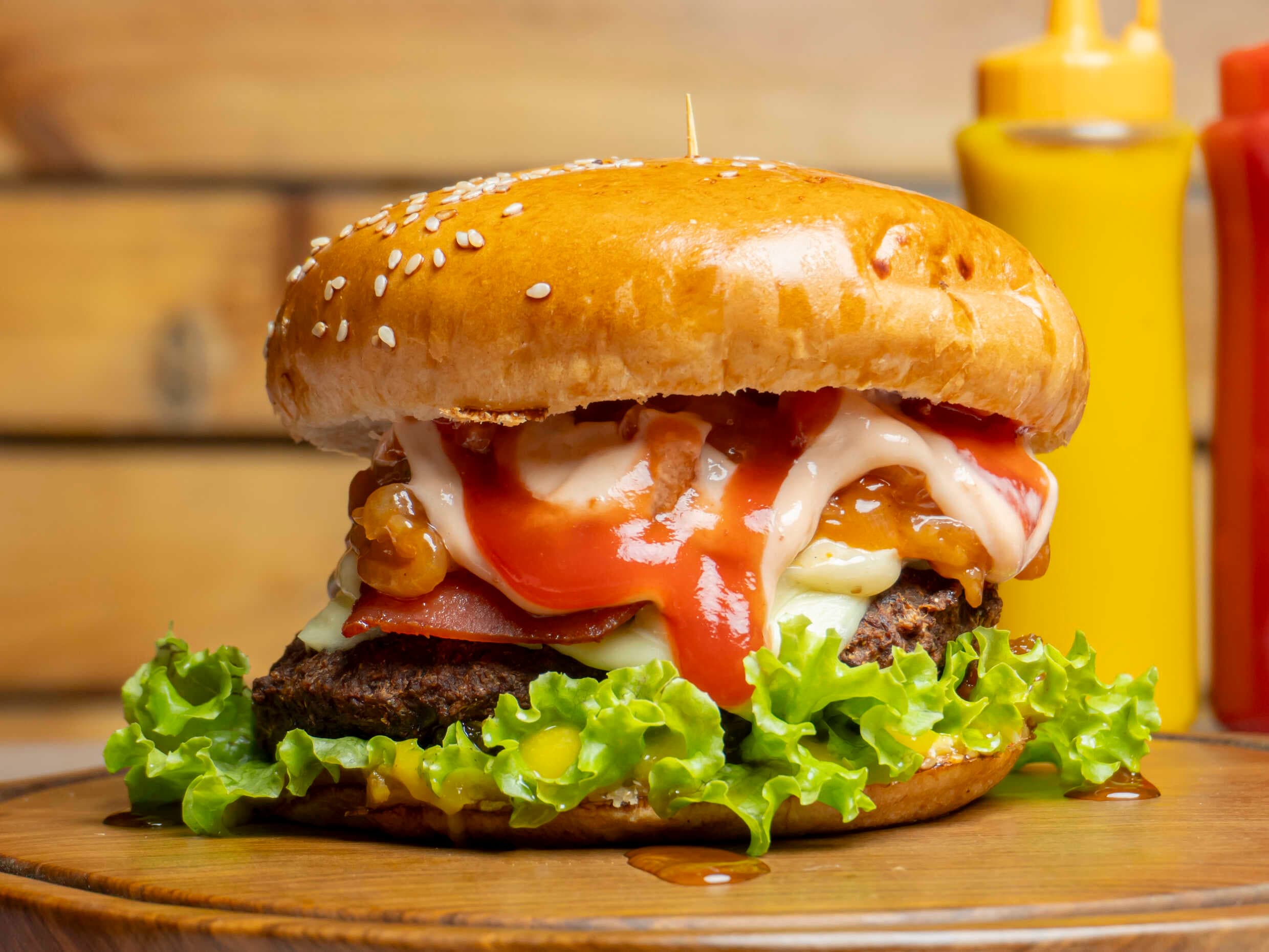 Hamburguesa Sencilla + Papas + Bebida