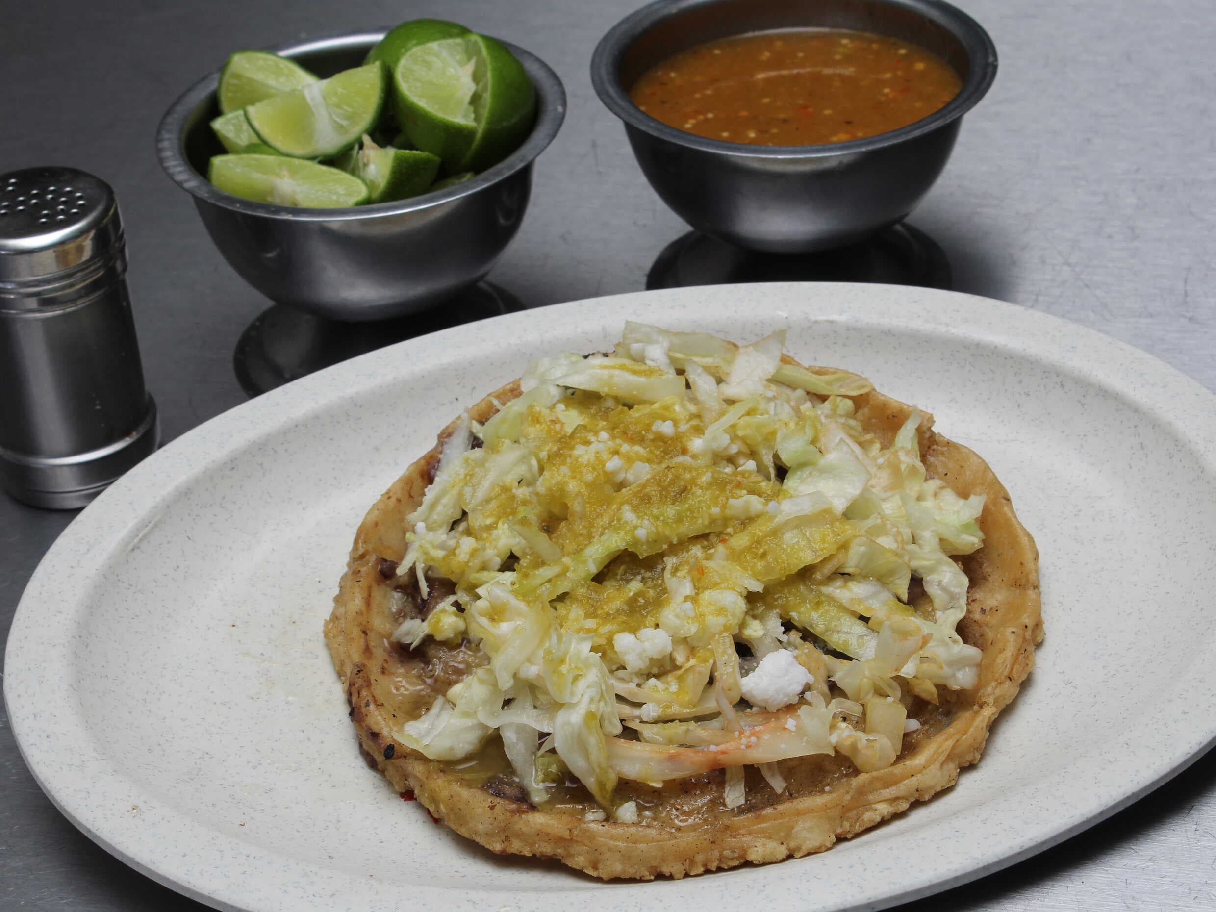 Sope con Bistec