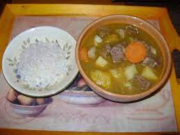 Sopa de Carne de Res con Arroz Blanco