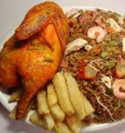 Arroz Chino con Medio pollo asado