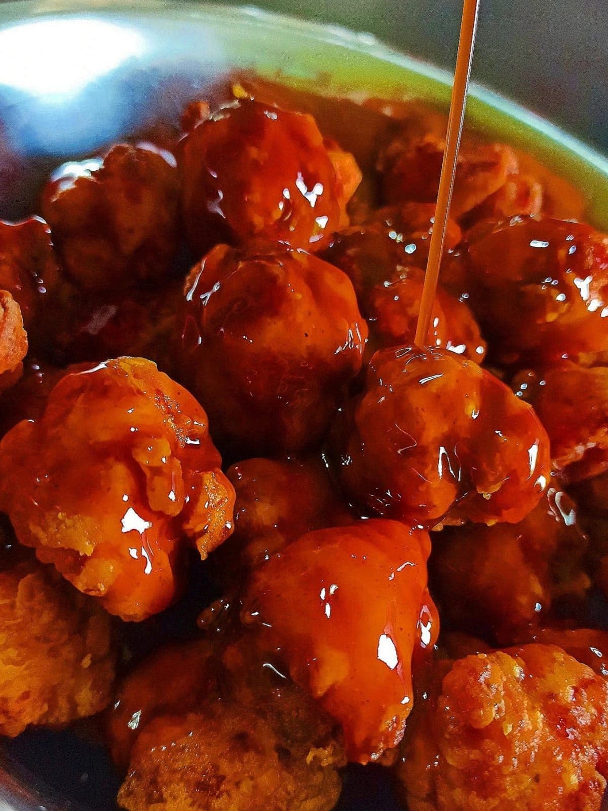 Orden de 20 Boneless con Aderezo y Vegetales.