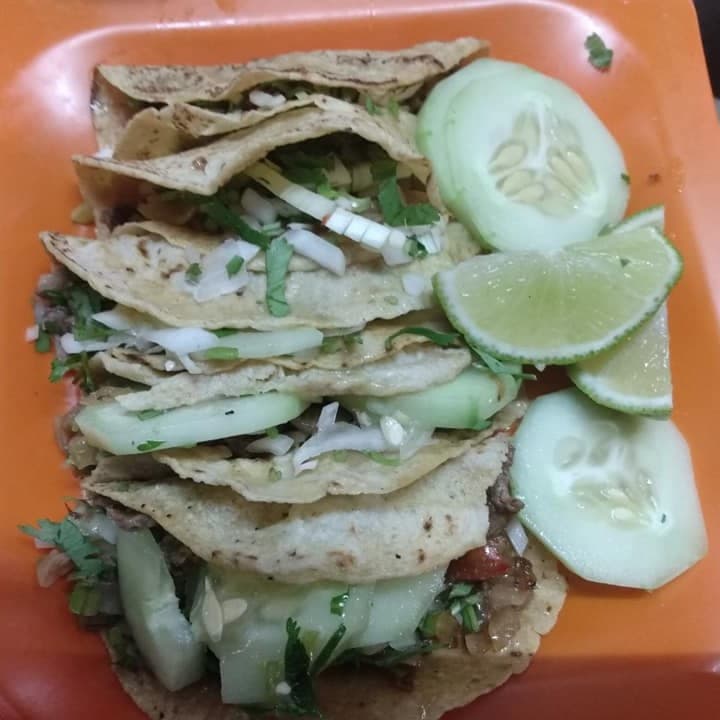 Tacos de Bistec Encebollado