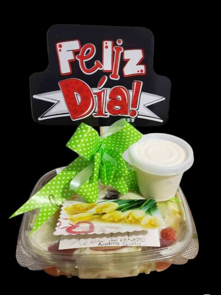 Fresas Con Crema y Helado Decorada 27 Onzas