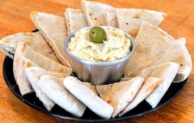 Pan Pitta con Hummus y Jocoque