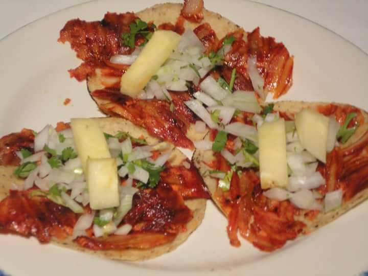 4 Tacos al Pastor de Maiz + Agua del Día.