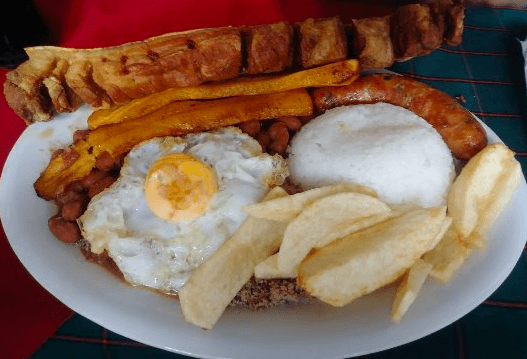 Bandeja con Chicharrón