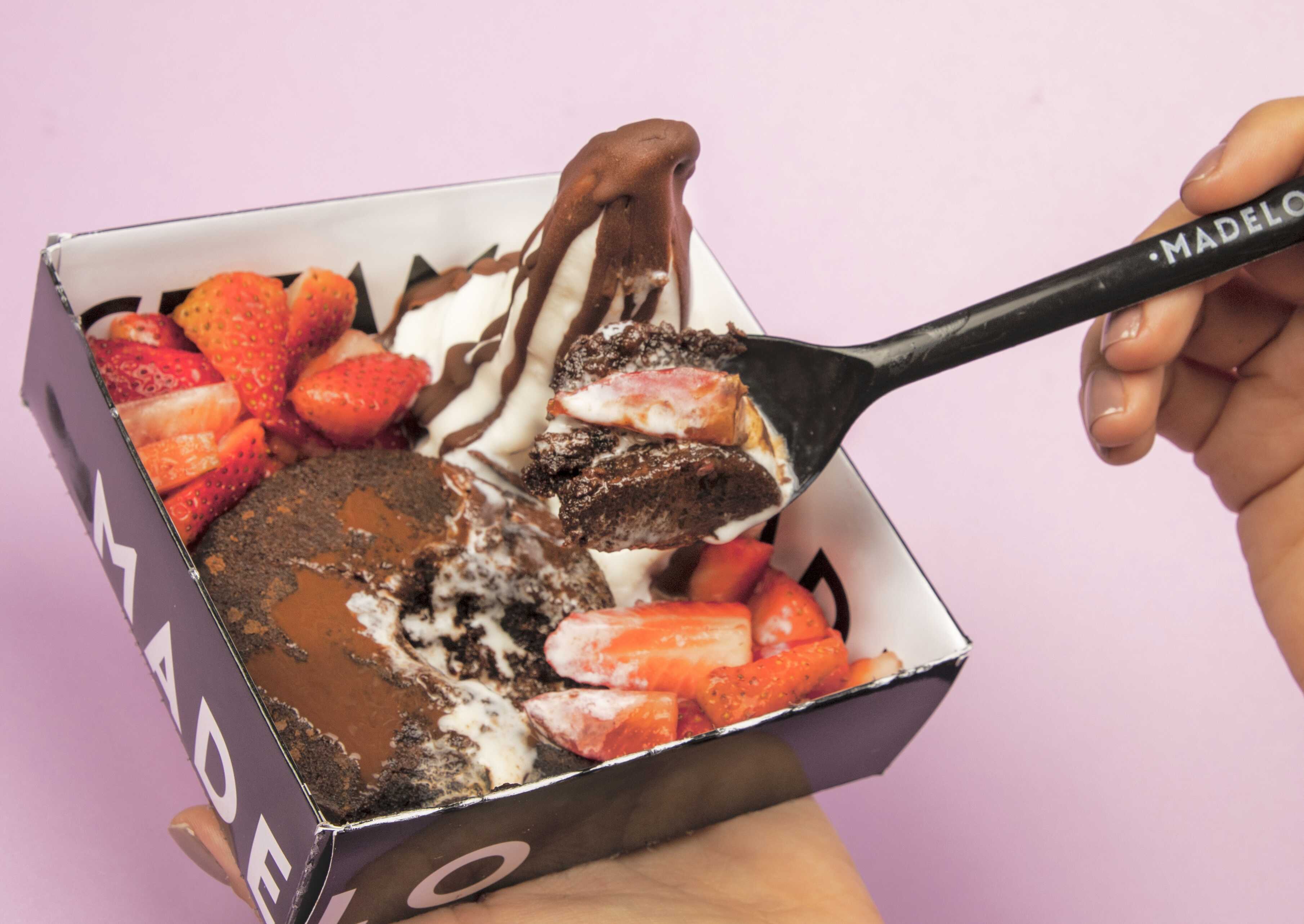 Brownie Caliente con Helado