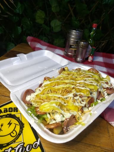 Salchipapa Mixta