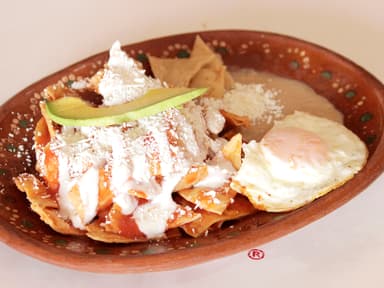 Combo Chilaquiles con Huevo + Chocomilk