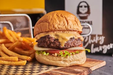 Cheese burger +  Papas a la Francesa