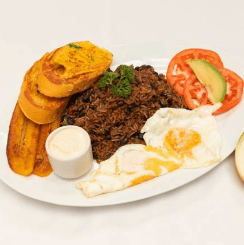 Gallo Pinto con Huevos