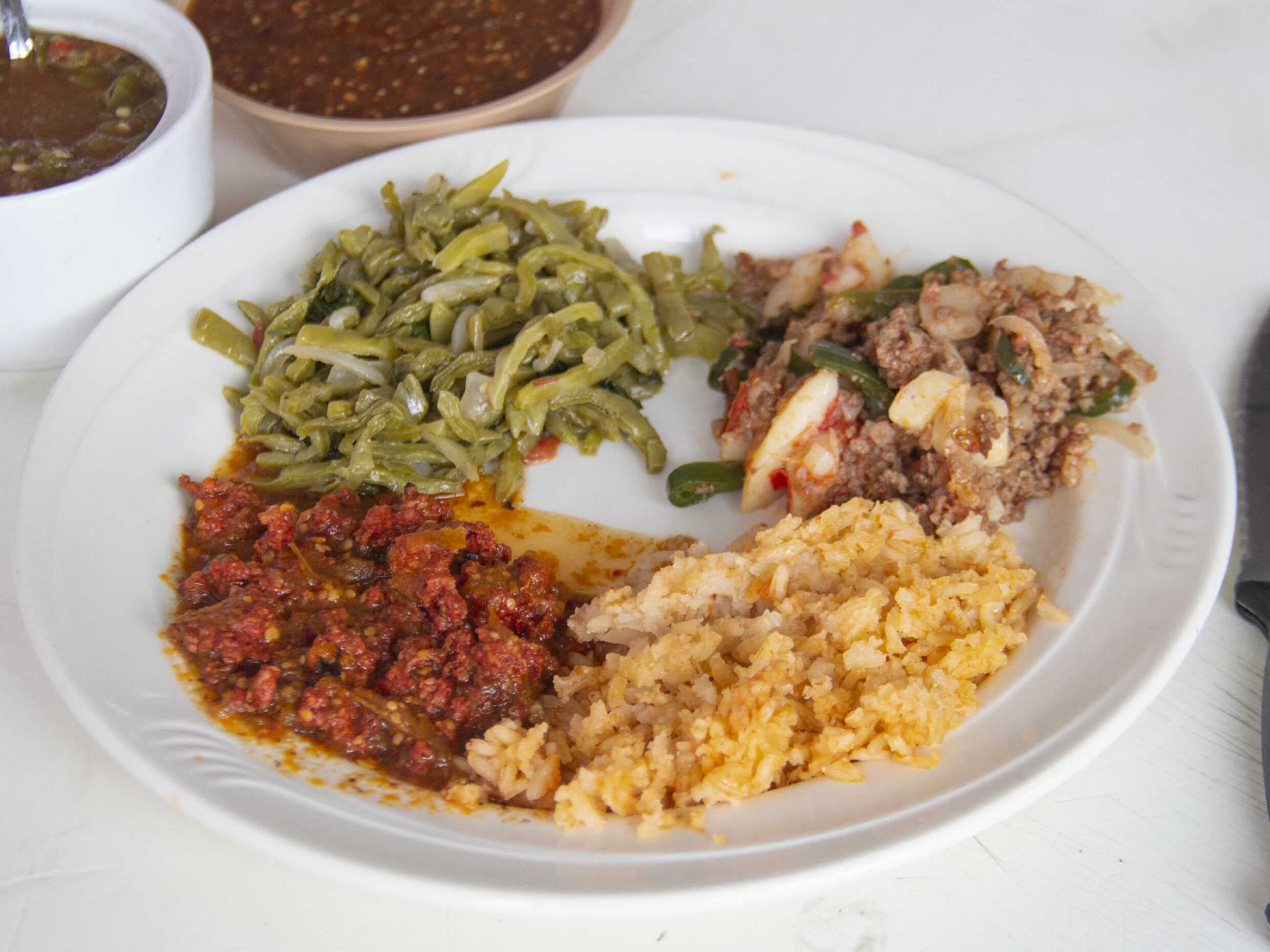 plato de guisado surtido