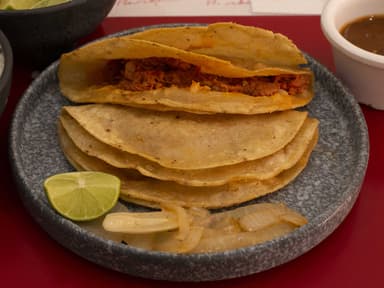 4 Tacos + 1 Consomé