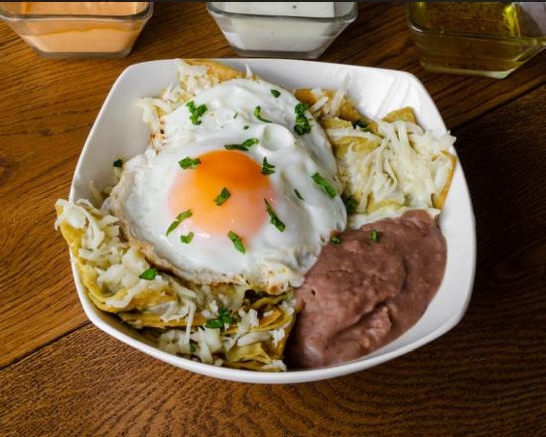 Chilaquiles con Huevo